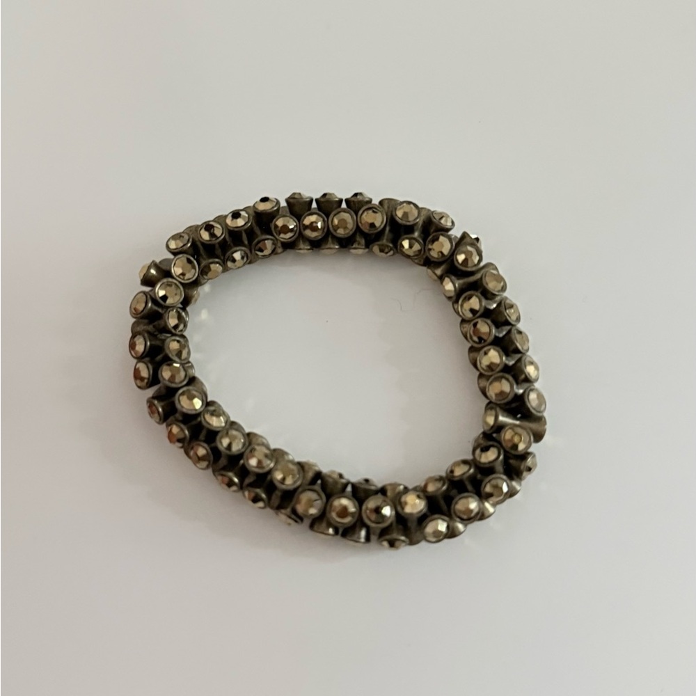 Elegant Gold-Tone Beaded Bracelet